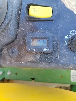 Image of John Deere Z720E equipment image 4