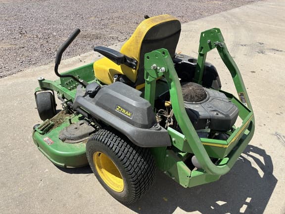 Image of John Deere Z735E equipment image 2
