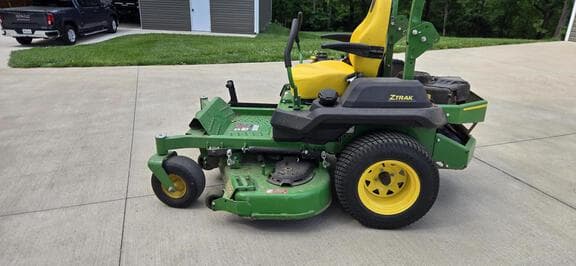 Image of John Deere Z735M equipment image 1