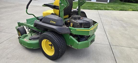 Image of John Deere Z735M equipment image 2