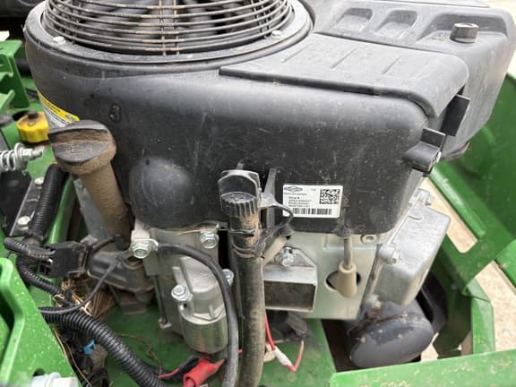 Image of John Deere Z735M equipment image 4