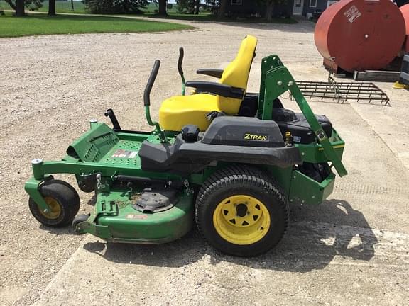 Image of John Deere Z735M equipment image 1