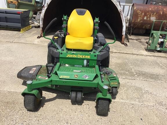 Image of John Deere Z735M equipment image 4