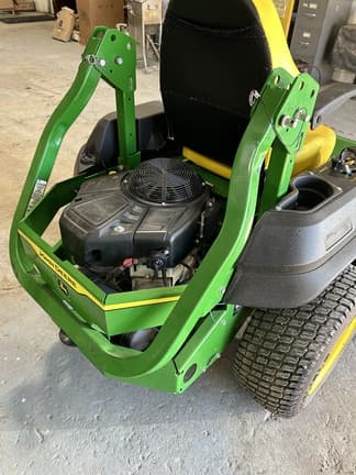 Image of John Deere Z735M equipment image 3