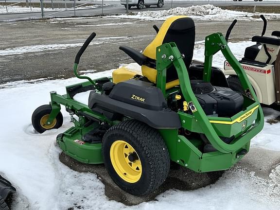 Image of John Deere Z735M equipment image 3