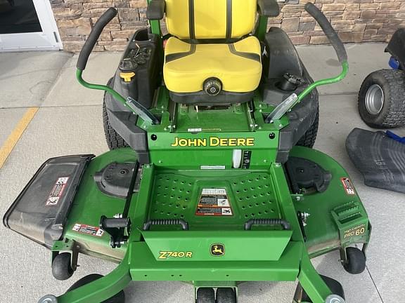 Image of John Deere Z740R equipment image 1