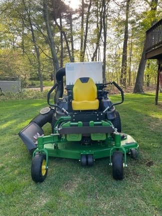 Image of John Deere Z915E equipment image 1