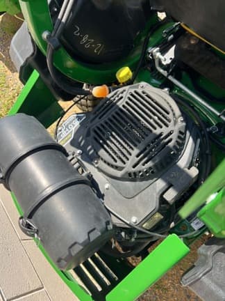 Image of John Deere Z915E equipment image 2