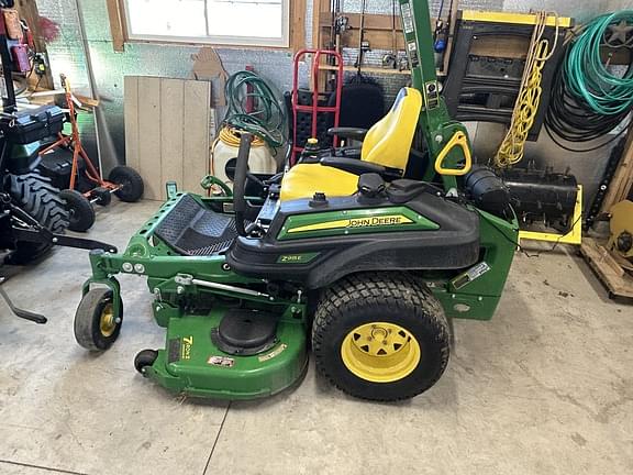 Image of John Deere Z915E equipment image 1