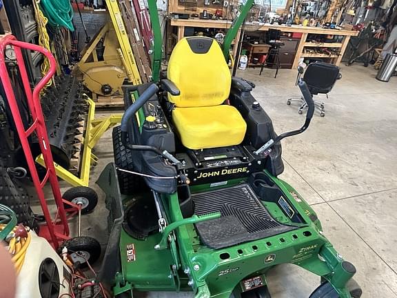 Image of John Deere Z915E equipment image 3