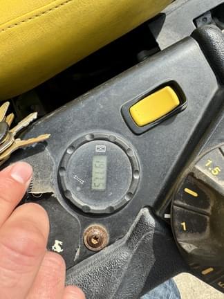 Image of John Deere Z915E Image 1
