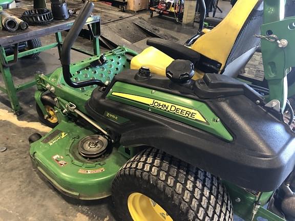 Image of John Deere Z915E equipment image 2