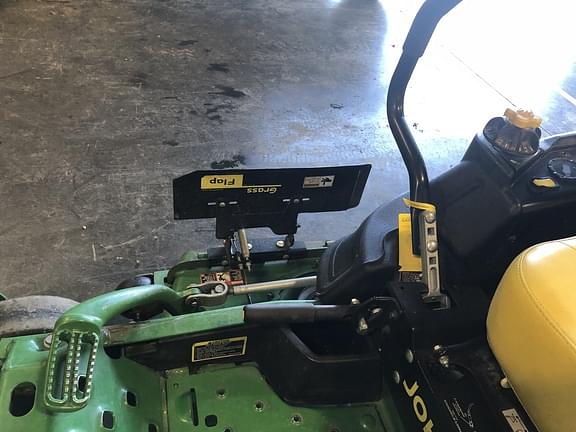 Image of John Deere Z915E equipment image 3