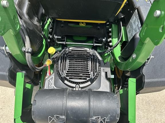 Image of John Deere Z915E equipment image 2