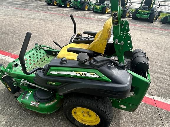 Image of John Deere Z915E equipment image 3