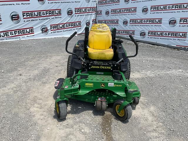 Image of John Deere Z915E equipment image 1