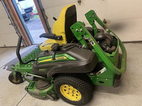 Image of John Deere Z920M equipment image 1