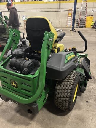 Image of John Deere Z920M equipment image 4