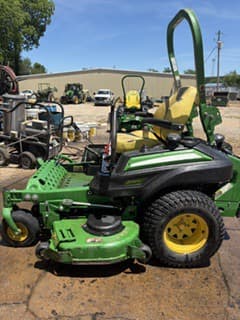 Image of John Deere Z920M equipment image 1