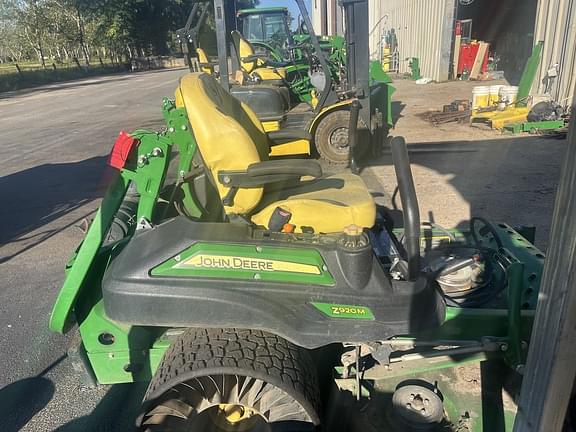 Image of John Deere Z920M equipment image 2