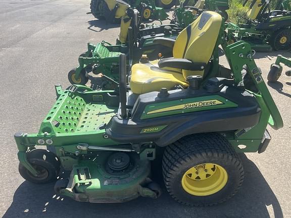 Image of John Deere Z920M equipment image 1