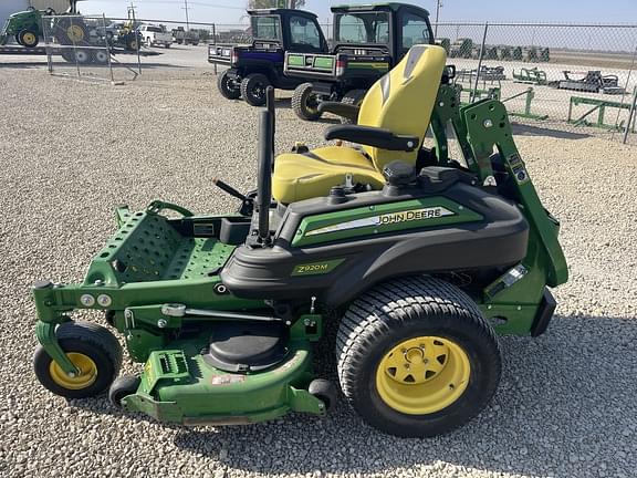 Image of John Deere Z920M equipment image 3