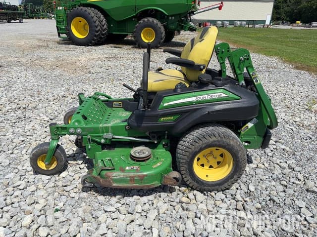 Image of John Deere Z920M equipment image 1