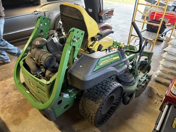 Image of John Deere Z930M equipment image 2