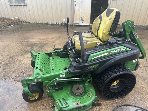 Image of John Deere Z930M equipment image 1