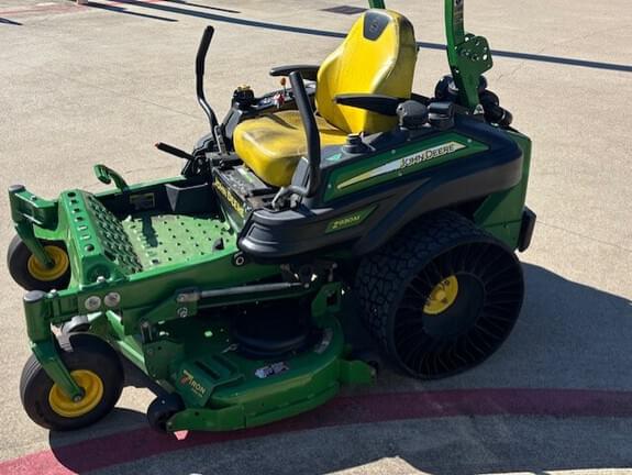 Image of John Deere Z930M equipment image 1