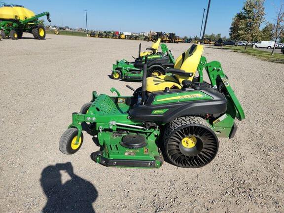 Image of John Deere Z930M equipment image 1