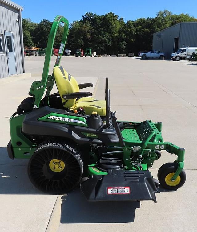 Image of John Deere Z930M equipment image 3