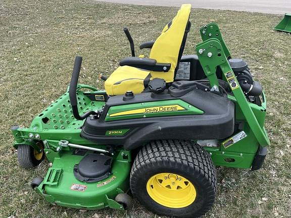 Image of John Deere Z930M equipment image 3