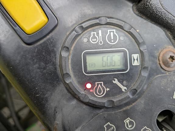 Image of John Deere Z930M equipment image 3