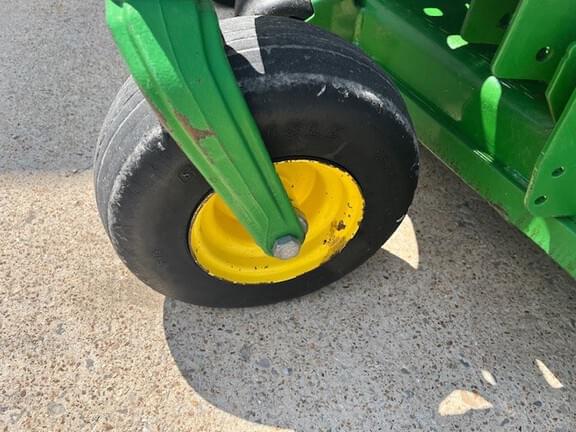 Image of John Deere Z930M equipment image 3