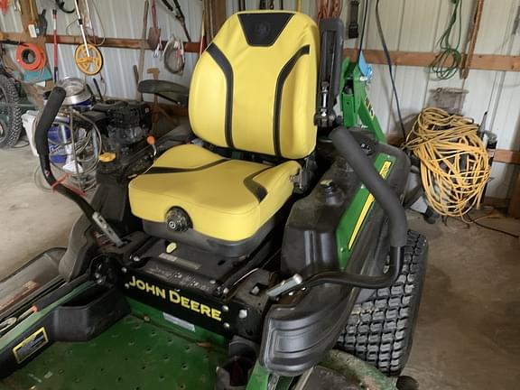 Image of John Deere Z930M equipment image 1