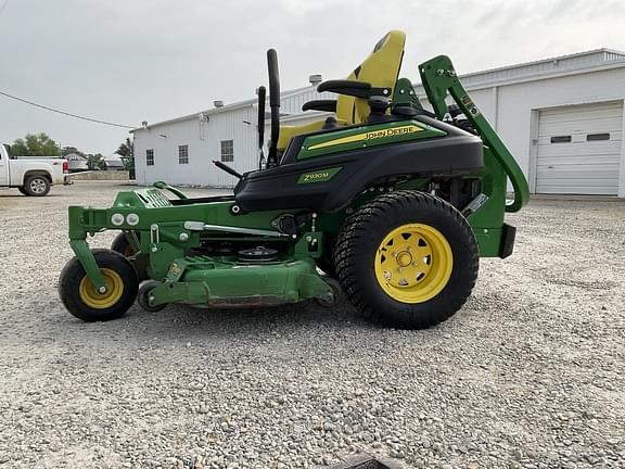 Image of John Deere Z930M equipment image 1