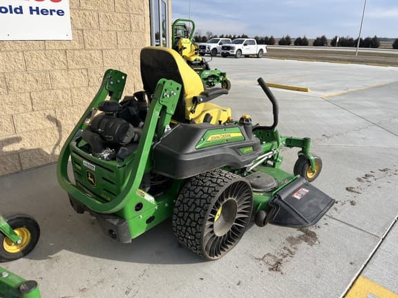 Image of John Deere Z930M equipment image 3