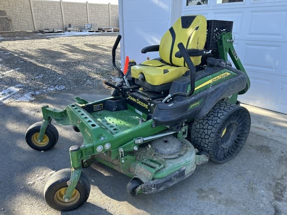 Image of John Deere Z930M equipment image 1
