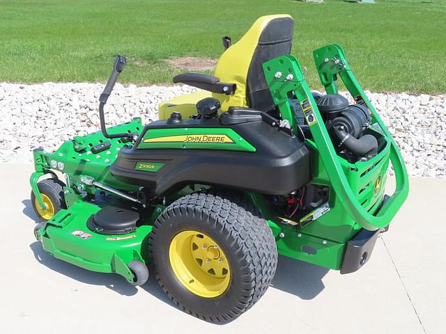 Image of John Deere Z930R equipment image 1