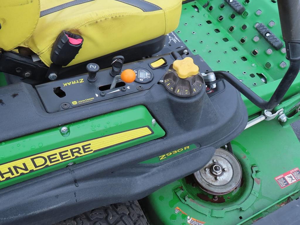 Image of John Deere Z930R Image 1