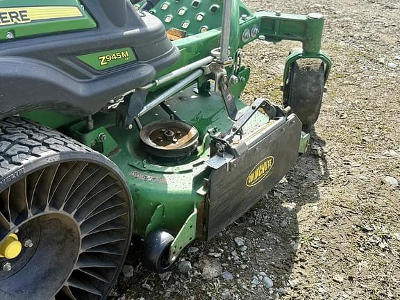 Image of John Deere Z945M equipment image 4