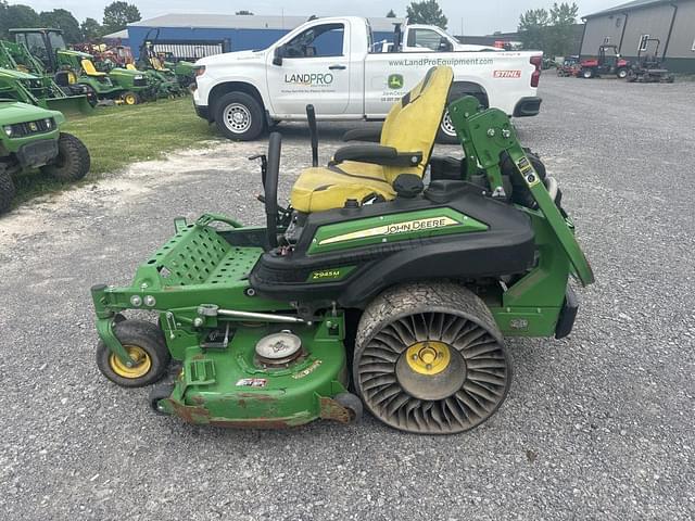 Image of John Deere Z945M equipment image 1