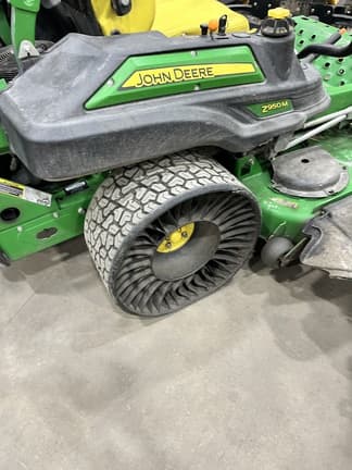 Image of John Deere Z950M equipment image 3