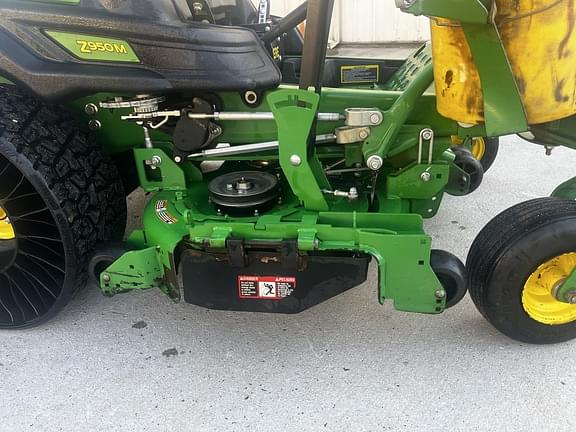 Image of John Deere Z950M equipment image 1