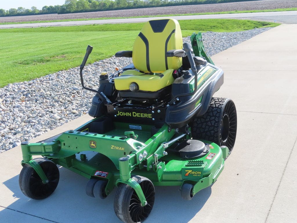 2021 John Deere Z950R Equipment Image0