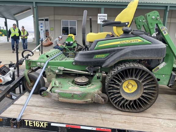Image of John Deere Z960M equipment image 2