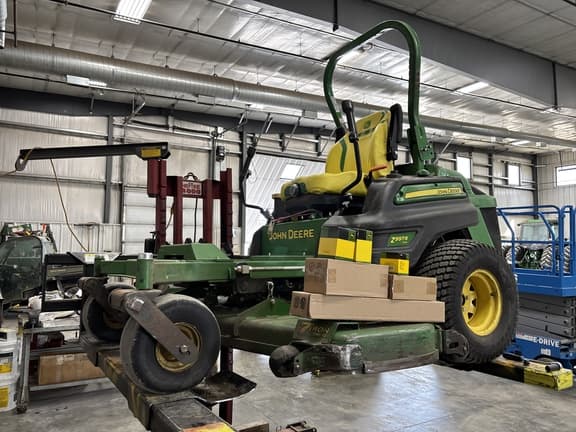Image of John Deere Z997R equipment image 1