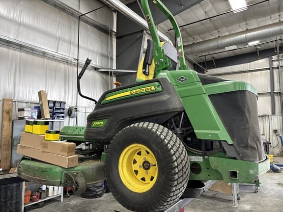 Image of John Deere Z997R equipment image 3