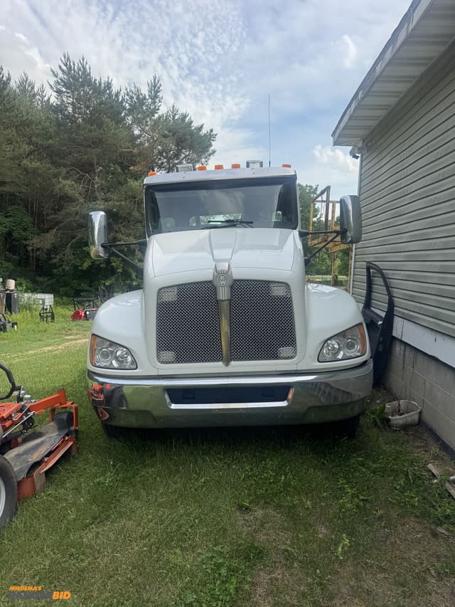 Image of Kenworth T3 equipment image 2
